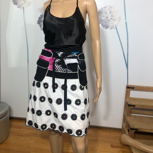 Summer short embroidered flowers skirt - Picture 3 of 8